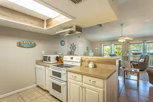 10 6th St, Eastpoint, FL 32328 - Photo 38