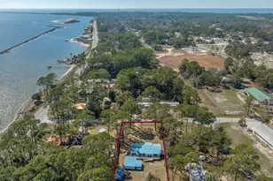 10 6th St, Eastpoint, FL 32328 - Photo 2