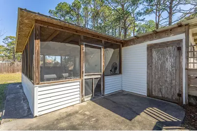 10 6th St, Eastpoint, FL 32328 - Photo 16