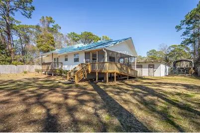 10 6th St, Eastpoint, FL 32328 - Photo 6