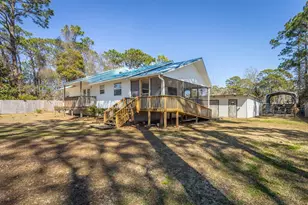 10 6th St, Eastpoint, FL 32328 - Photo 6