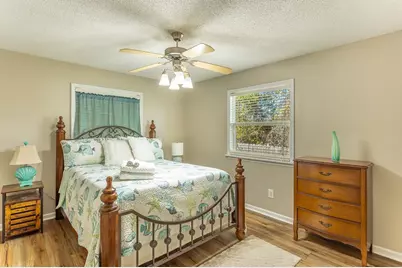 10 6th St, Eastpoint, FL 32328 - Photo 18