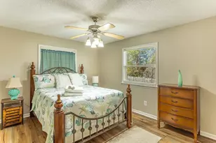 10 6th St, Eastpoint, FL 32328 - Photo 18