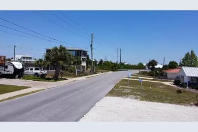 121 15th St, Mexico Beach, FL 32456 - Photo 8