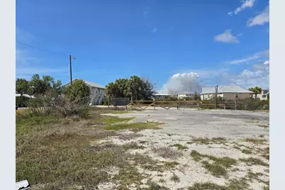 118 16th St, Mexico Beach, FL 32456 - Photo 2