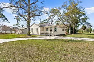 209 Sixteenth St, Port Saint Joe, FL 32456 - Photo 1