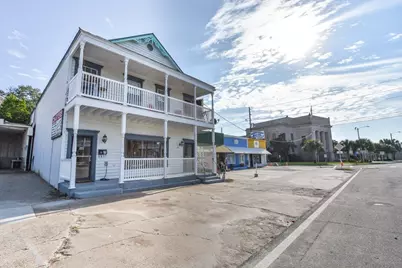 51 Market St #A, Apalachicola, FL 32320 - Photo 4