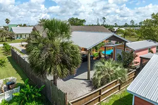 418 California Dr, Mexico Beach, FL 32456 - Photo 10