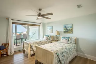 809 E Gulf Beach Dr, Saint George Island, FL 32328 - Photo 32