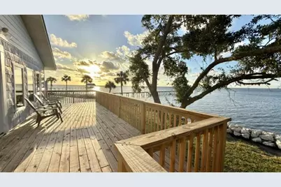 415 N Sawyer St, Saint George Island, FL 32328 - Photo 4
