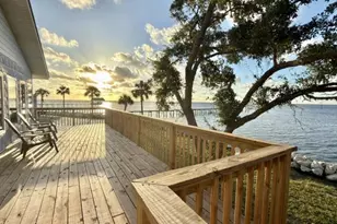 415 N Sawyer St, Saint George Island, FL 32328 - Photo 4