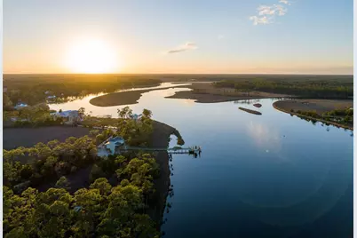 588 River Rd, Carrabelle, FL 32322 - Photo 8