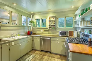 40 7th St, Apalachicola, FL 32320 - Photo 10