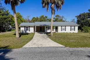 141 Ave D, Apalachicola, FL 32320 - Photo 2