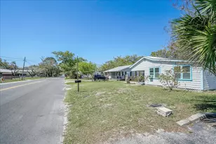 627 Madison St, Port Saint Joe, FL 32456 - Photo 26