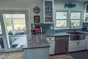 706 SE 7th St, Carrabelle, FL 32322 - Photo 14