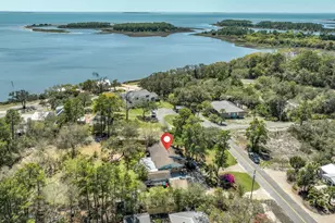 706 SE 7th St, Carrabelle, FL 32322 - Photo 2