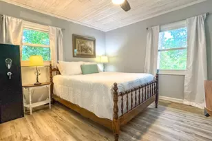 706 SE 7th St, Carrabelle, FL 32322 - Photo 14