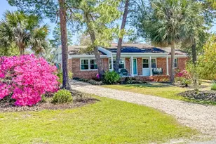 706 SE 7th St, Carrabelle, FL 32322 - Photo 1