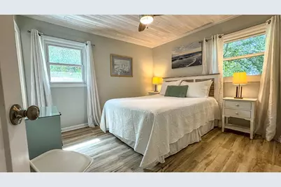 706 SE 7th St, Carrabelle, FL 32322 - Photo 18