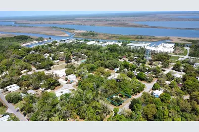 87 Martin Luther King Jr Blvd, Apalachicola, FL 32320 - Photo 10