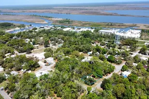 87 Martin Luther King Jr Blvd, Apalachicola, FL 32320 - Photo 10