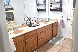 512 E Meridian Ave, Carrabelle, FL 32322 - Photo 10