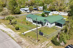 212 NW Ave C, Carrabelle, FL 32322 - Photo 6
