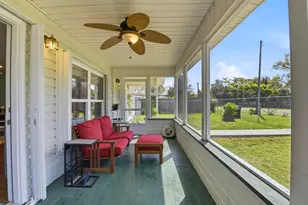 212 NW Ave C, Carrabelle, FL 32322 - Photo 10