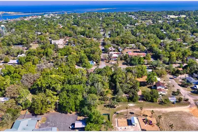 254 8th St, Apalachicola, FL 32320 - Photo 8