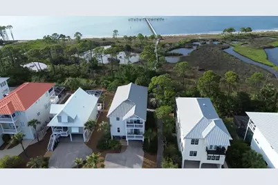 1637 Wayfarers Ct, Saint George Island, FL 32328 - Photo 2