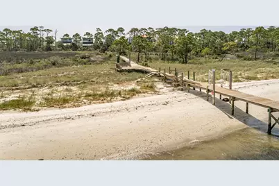 1637 Wayfarers Ct, Saint George Island, FL 32328 - Photo 4