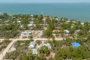 980 W Bay Shore Dr, Saint George Island, FL 32328 - Photo 32