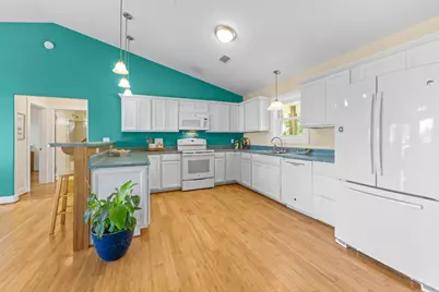 833 W Bay Shore Dr, Saint George Island, FL 32328 - Photo 12