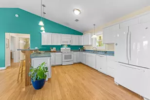 833 W Bay Shore Dr, Saint George Island, FL 32328 - Photo 12