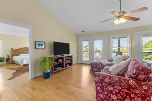 833 W Bay Shore Dr, Saint George Island, FL 32328 - Photo 10