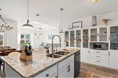 425 Vermilion Cir, Port Saint Joe, FL 32456 - Photo 10