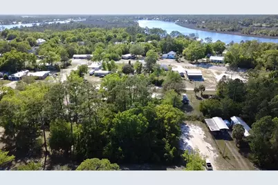 9 NW 9th St, Carrabelle, FL 32322 - Photo 6