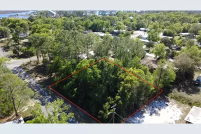 9 NW 9th St, Carrabelle, FL 32322 - Photo 2