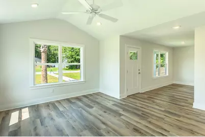 215 15th St, Apalachicola, FL 32320 - Photo 12