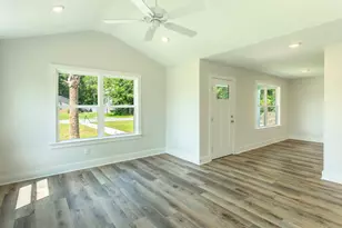215 15th St, Apalachicola, FL 32320 - Photo 12