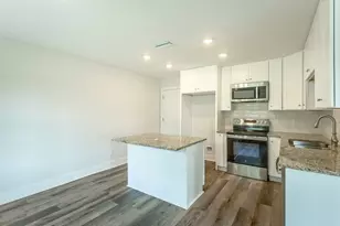 215 15th St, Apalachicola, FL 32320 - Photo 6