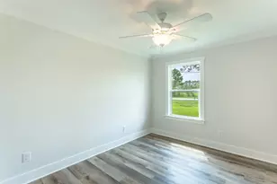 215 15th St, Apalachicola, FL 32320 - Photo 14