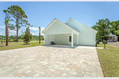 215 15th St, Apalachicola, FL 32320 - Photo 2