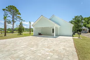 215 15th St, Apalachicola, FL 32320 - Photo 2