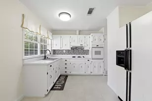 41 Thomas Dr, Apalachicola, FL 32320 - Photo 12