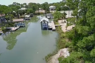 335 E Sawyer St, Saint George Island, FL 32328 - Photo 38