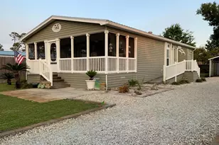 352 Gulf St, Port Saint Joe, FL 32456 - Photo 2