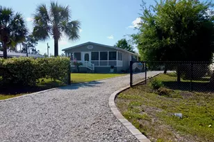 352 Gulf St, Port Saint Joe, FL 32456 - Photo 28