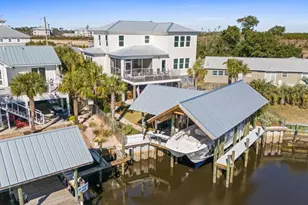 118 N 38th St, Mexico Beach, FL 32456 - Photo 1